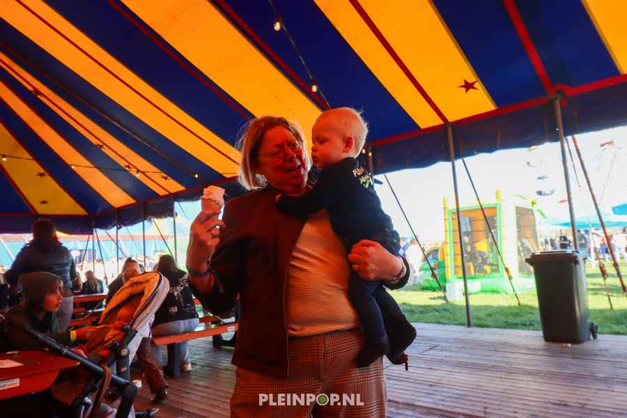 Sfeer Pleinpop Zondag (91)